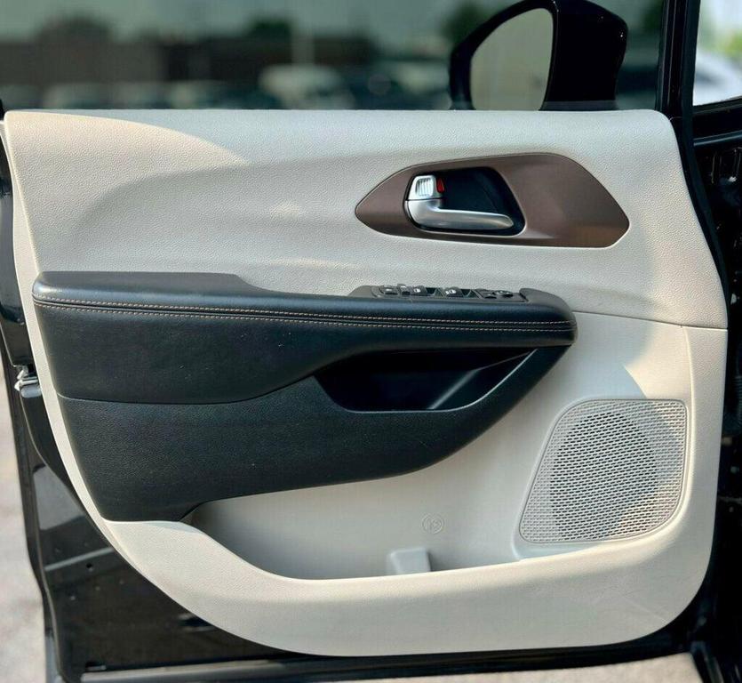 used 2019 Chrysler Pacifica car, priced at $17,980