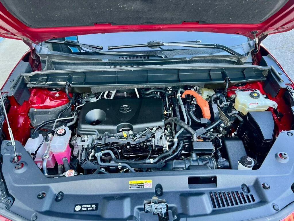 used 2021 Toyota Highlander Hybrid car, priced at $32,500