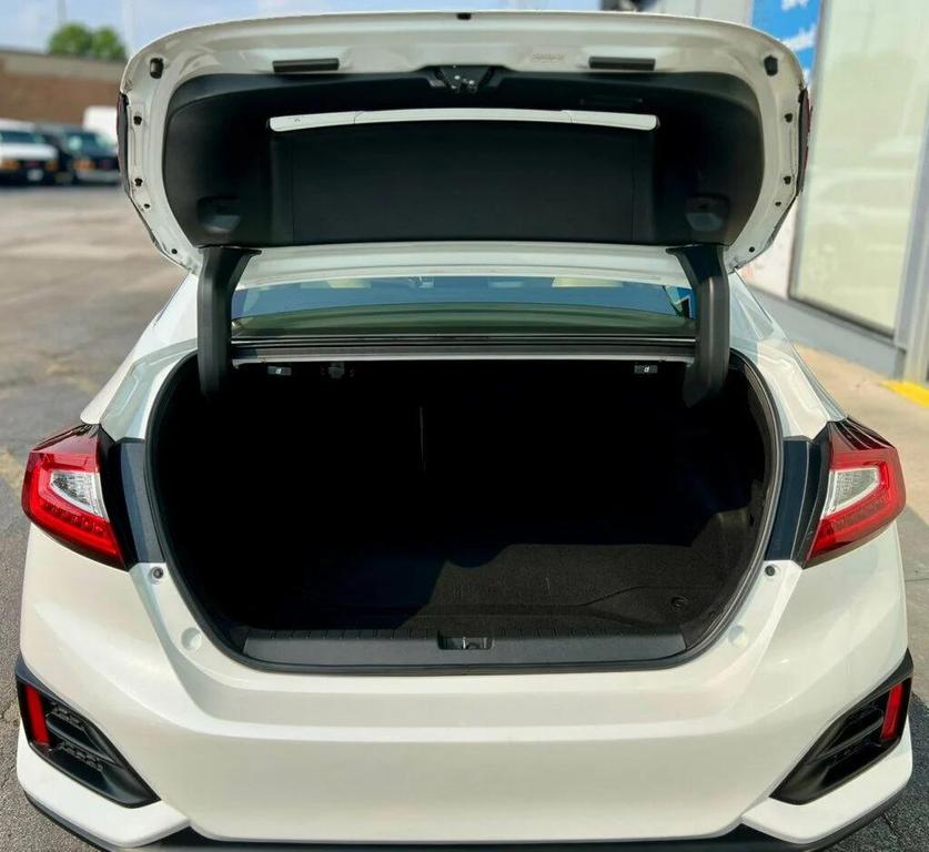 used 2021 Honda Clarity Plug-In Hybrid car, priced at $20,980