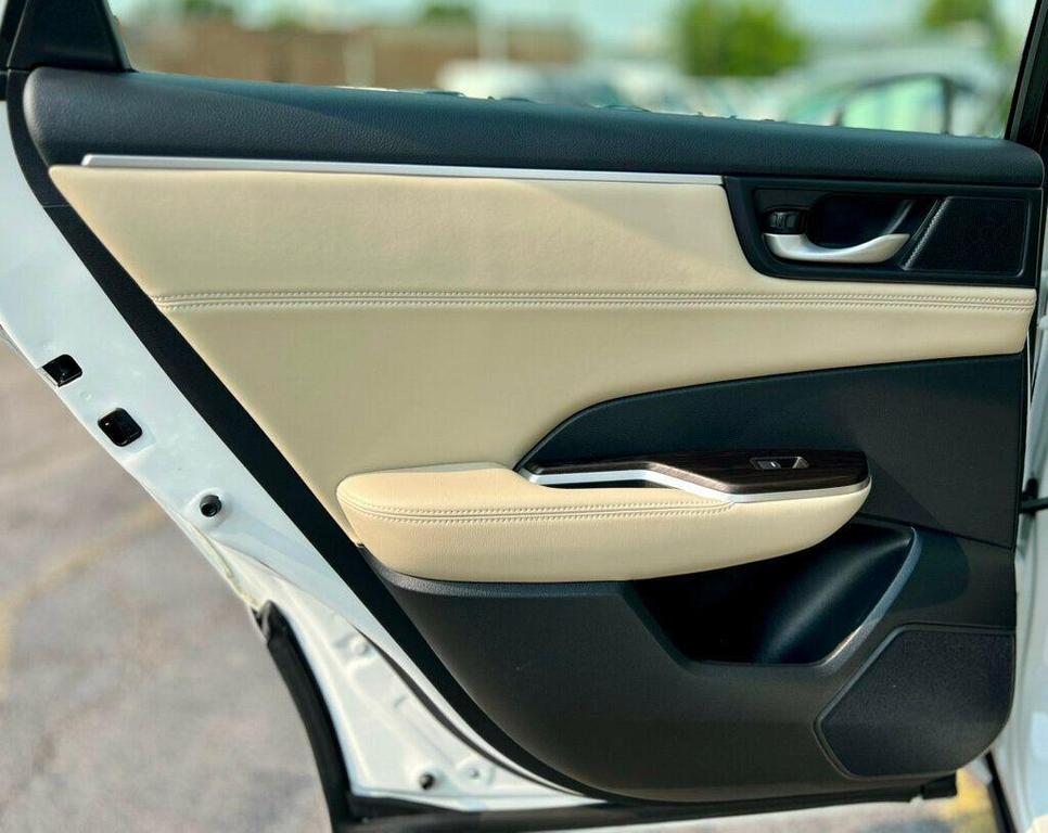 used 2021 Honda Clarity Plug-In Hybrid car, priced at $20,980