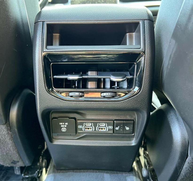 used 2022 Jeep Grand Cherokee car, priced at $29,980