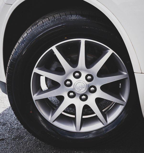 used 2015 Buick Enclave car, priced at $9,000