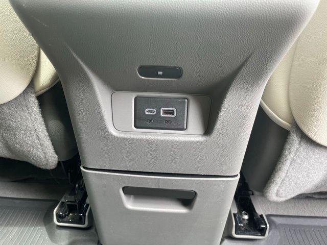 used 2024 Cadillac XT6 car, priced at $43,998