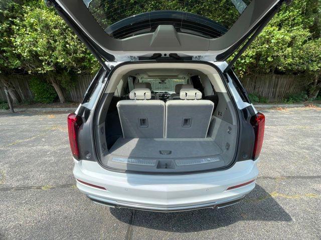 used 2024 Cadillac XT6 car, priced at $43,998