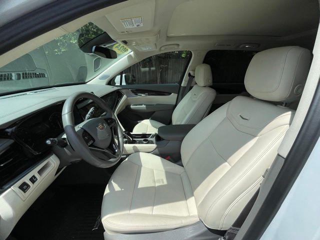 used 2024 Cadillac XT6 car, priced at $43,998