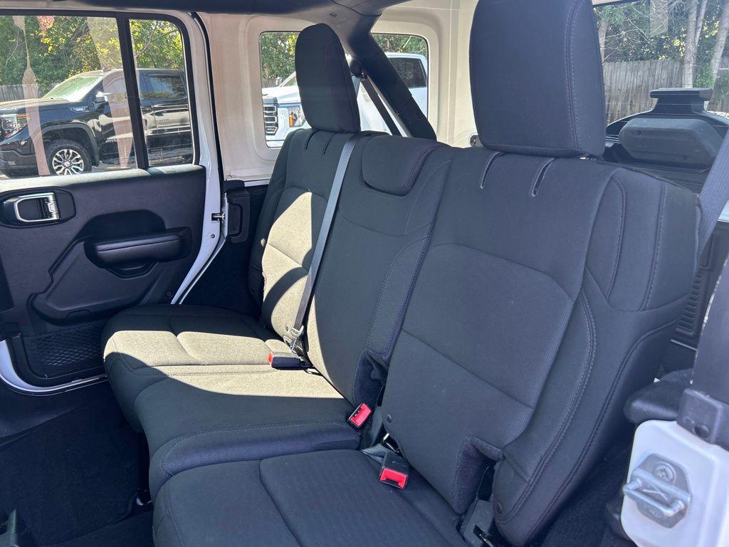 used 2018 Jeep Wrangler Unlimited car, priced at $20,251