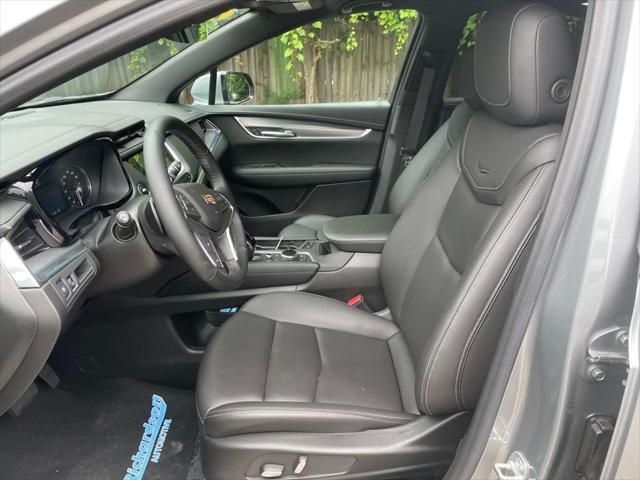 used 2024 Cadillac XT5 car, priced at $37,829
