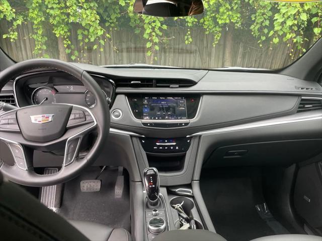 used 2024 Cadillac XT5 car, priced at $37,829