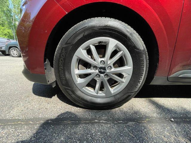 used 2024 Kia Carnival car, priced at $33,753