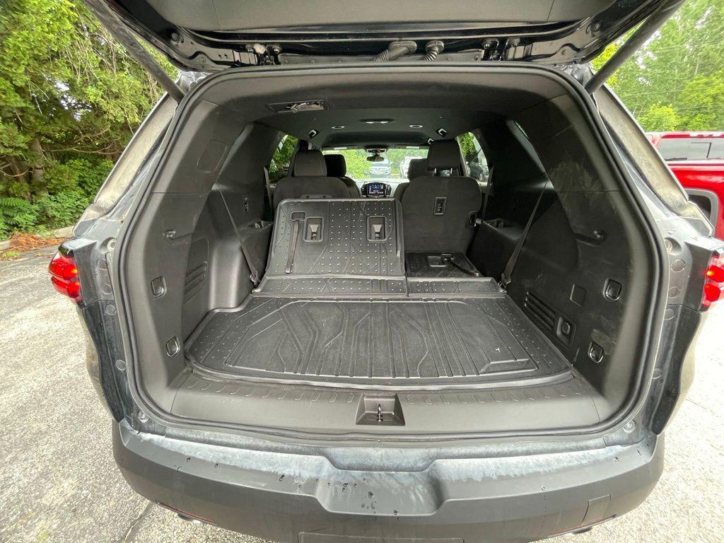 used 2023 Chevrolet Traverse car, priced at $32,549