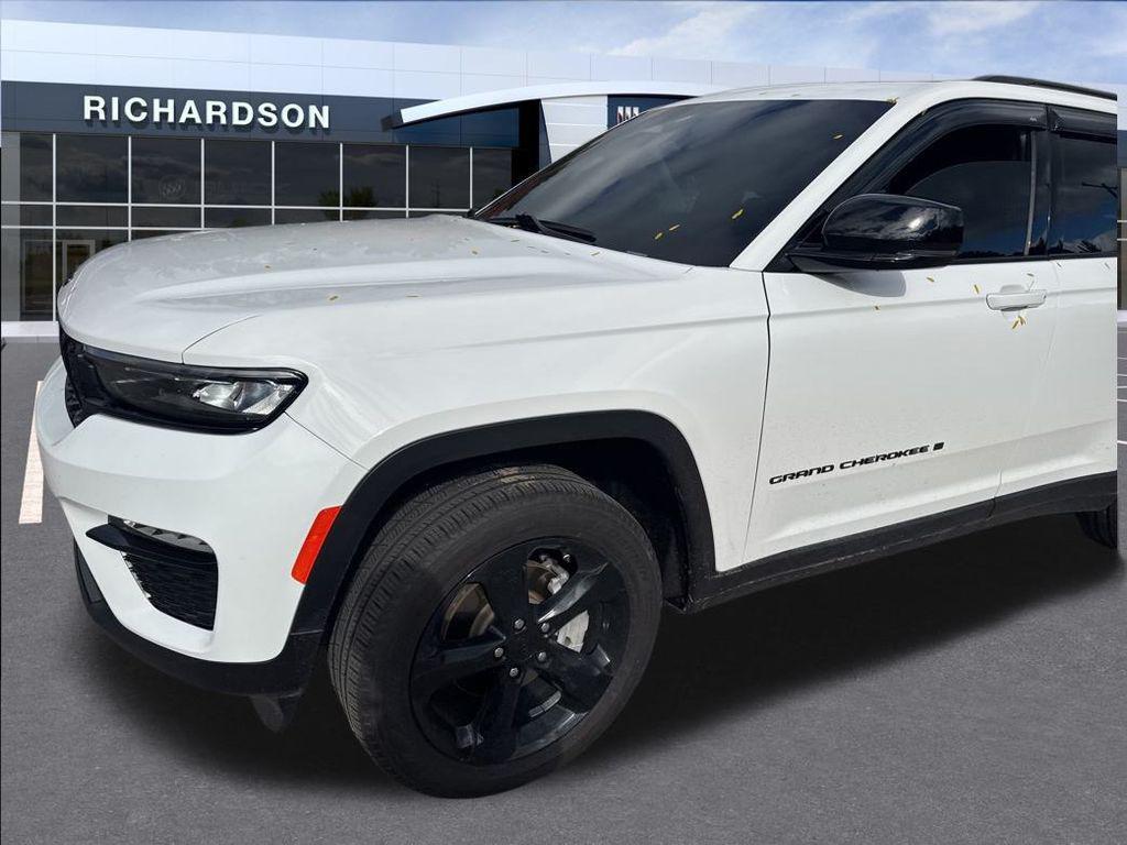 used 2024 Jeep Grand Cherokee car, priced at $36,865