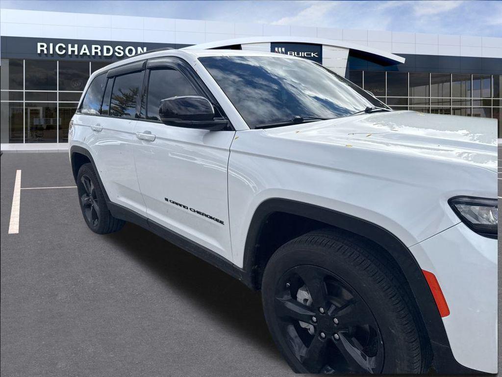 used 2024 Jeep Grand Cherokee car, priced at $36,865