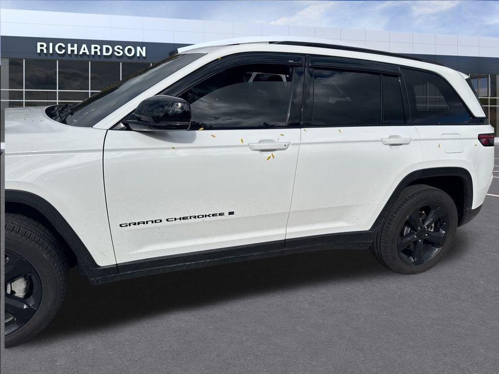 used 2024 Jeep Grand Cherokee car, priced at $36,865