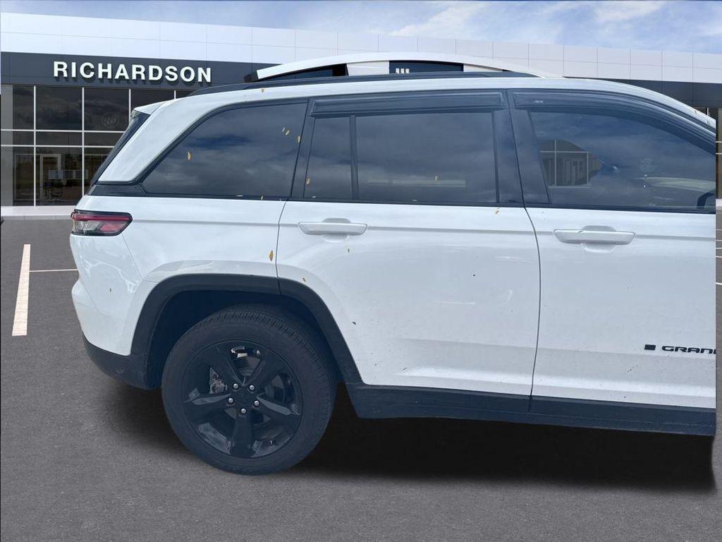 used 2024 Jeep Grand Cherokee car, priced at $36,865