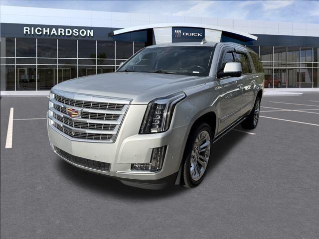 used 2020 Cadillac Escalade ESV car, priced at $38,899
