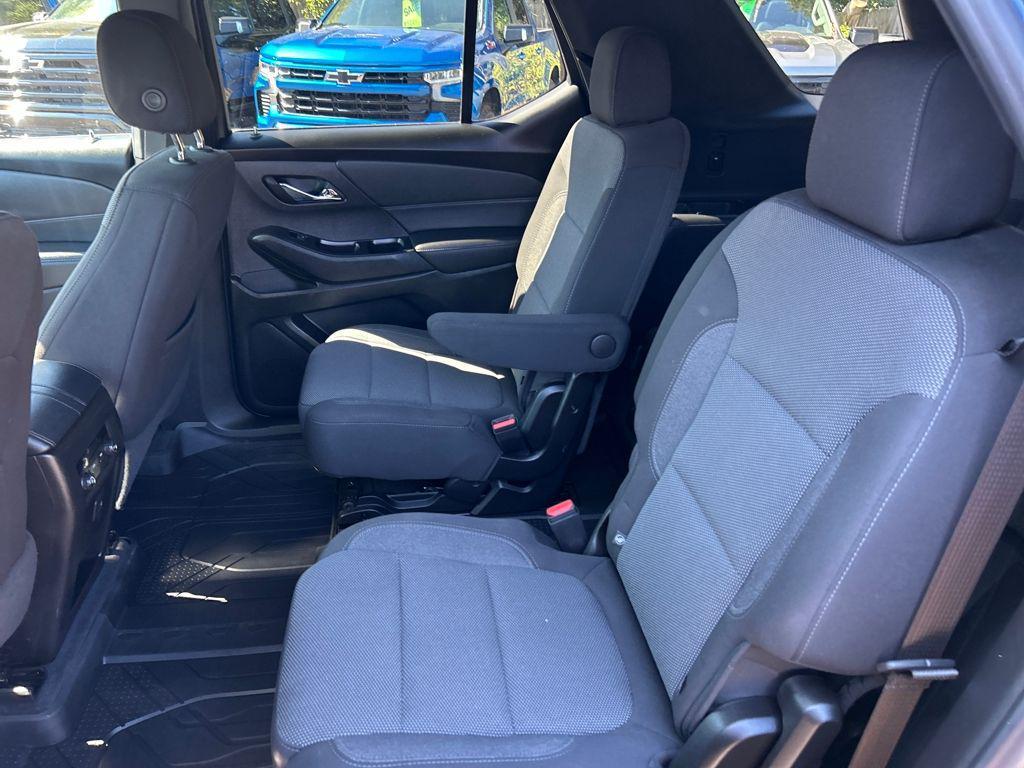 used 2023 Chevrolet Traverse car, priced at $29,360