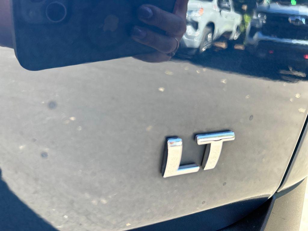 used 2023 Chevrolet Traverse car, priced at $29,360