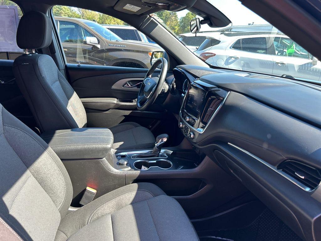 used 2023 Chevrolet Traverse car, priced at $29,360