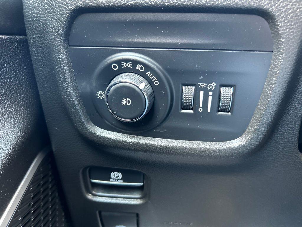 used 2022 Jeep Grand Cherokee car, priced at $30,792