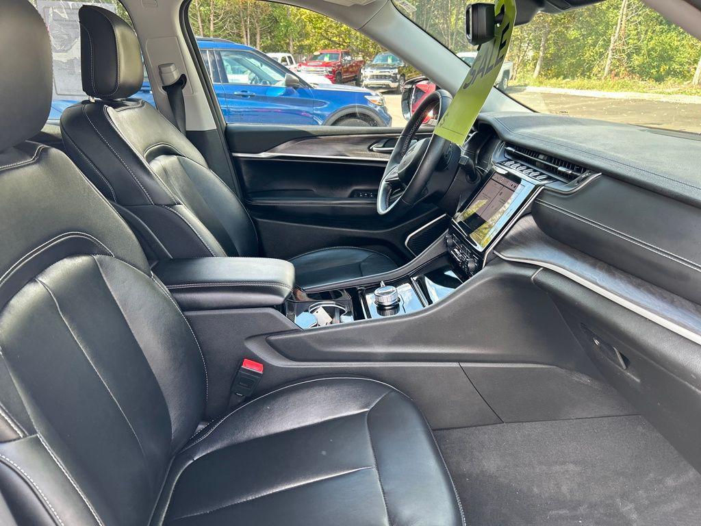 used 2022 Jeep Grand Cherokee car, priced at $30,792