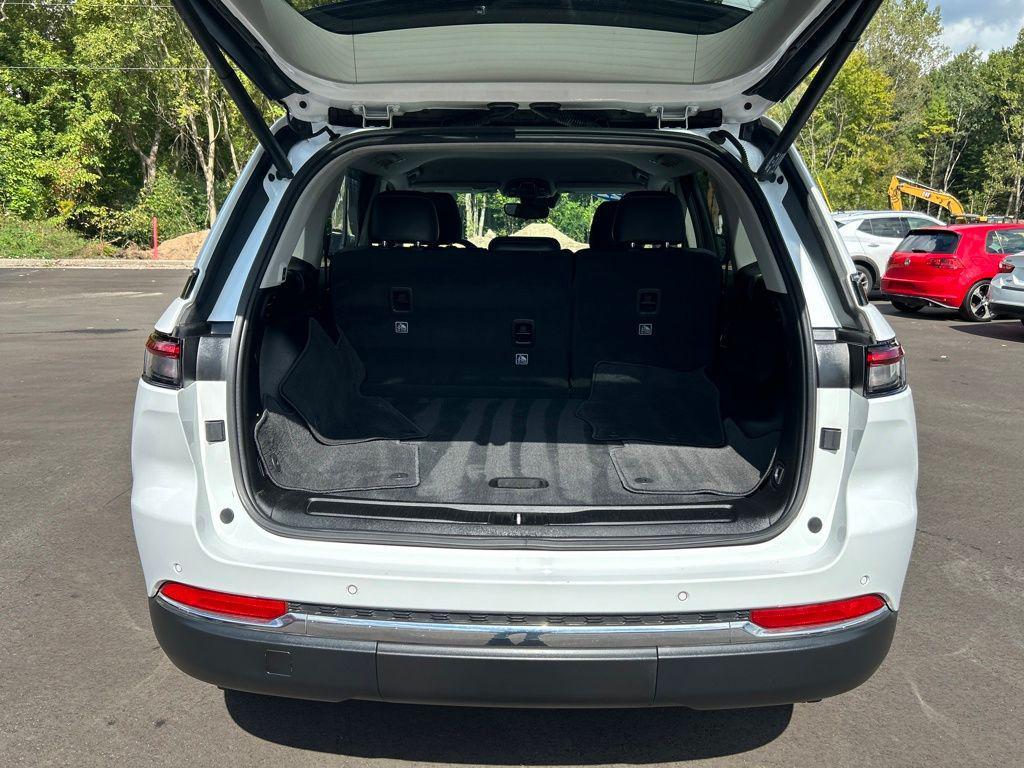 used 2022 Jeep Grand Cherokee car, priced at $30,792