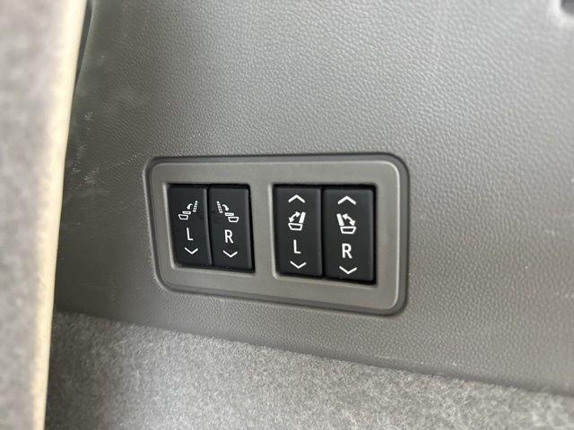 used 2020 Cadillac XT6 car, priced at $21,277