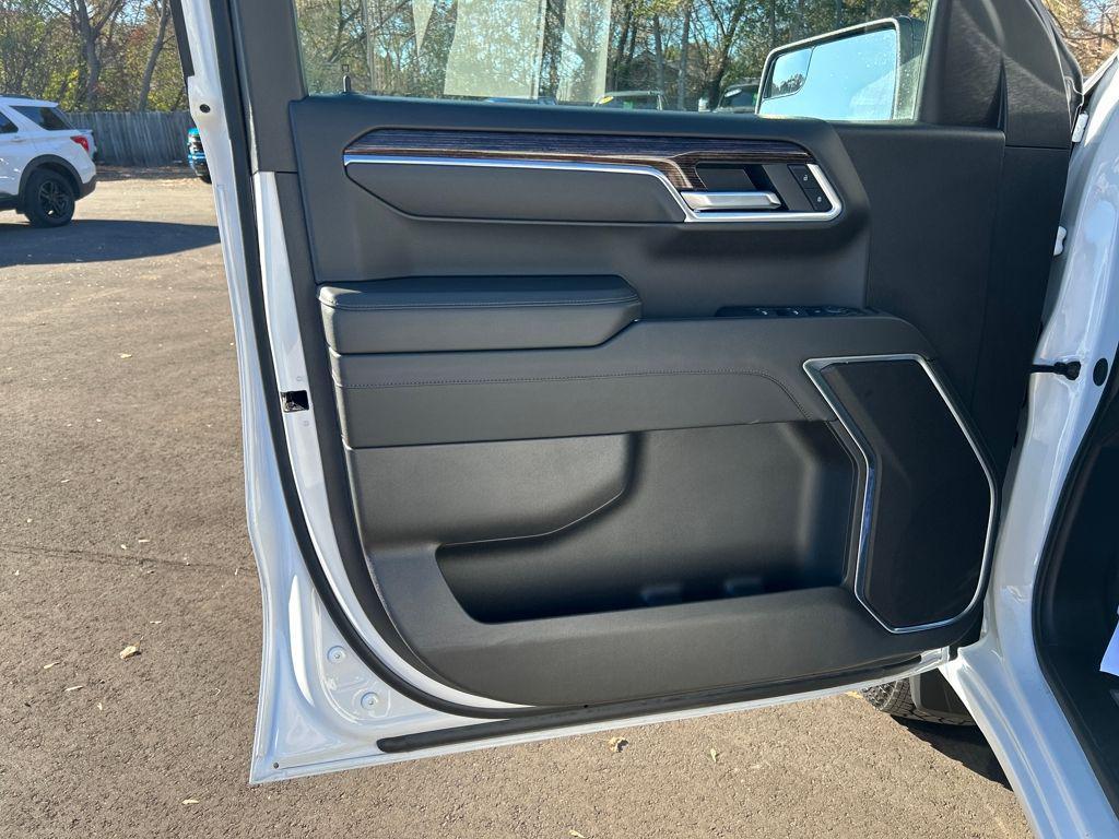 used 2025 GMC Sierra 1500 car, priced at $45,547