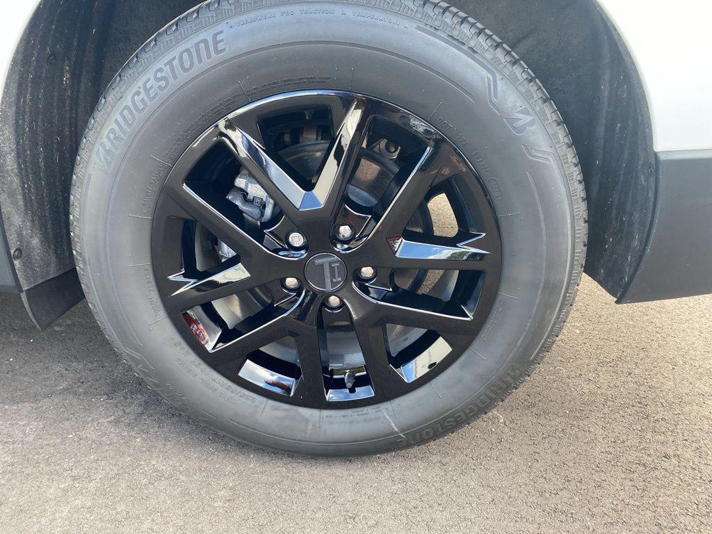 used 2022 Chevrolet Equinox car, priced at $22,531