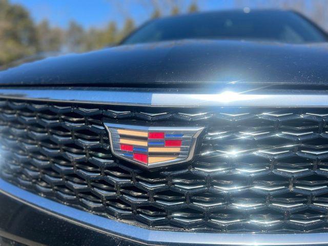 used 2024 Cadillac XT4 car, priced at $33,871