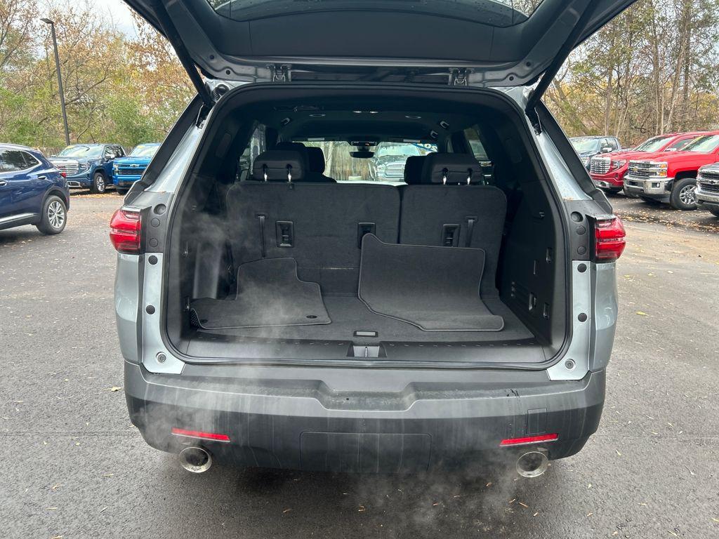 used 2023 Chevrolet Traverse car, priced at $31,936