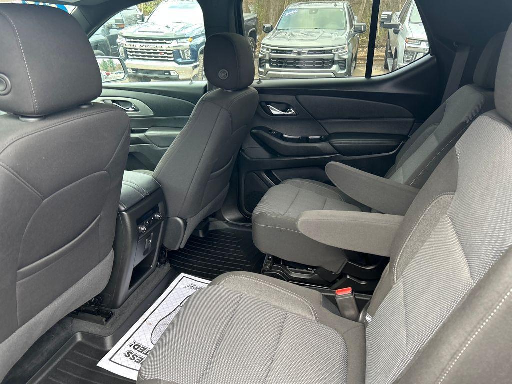 used 2023 Chevrolet Traverse car, priced at $31,936