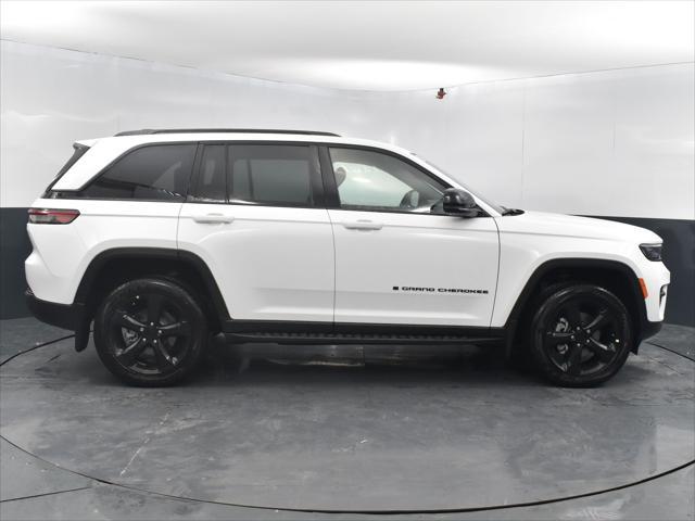 new 2025 Jeep Grand Cherokee car, priced at $45,053