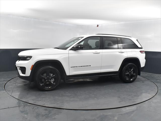 new 2025 Jeep Grand Cherokee car, priced at $45,555