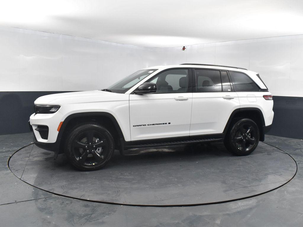 new 2025 Jeep Grand Cherokee car, priced at $47,825