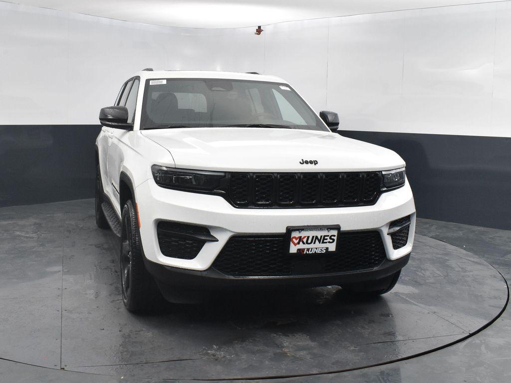 new 2025 Jeep Grand Cherokee car, priced at $47,825