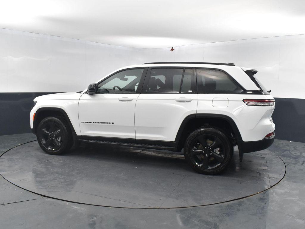new 2025 Jeep Grand Cherokee car, priced at $47,825