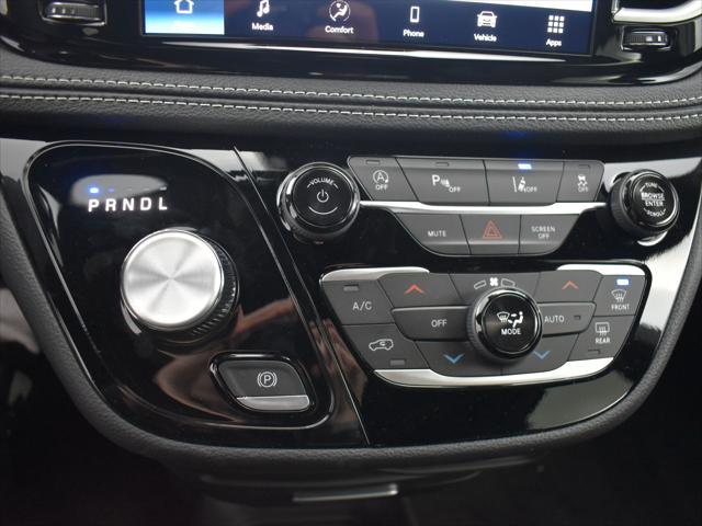 new 2025 Chrysler Pacifica car, priced at $44,668