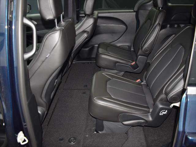 new 2025 Chrysler Pacifica car, priced at $44,668