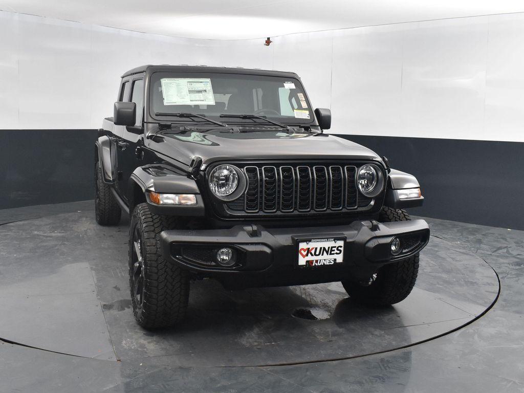 new 2025 Jeep Gladiator car, priced at $47,245