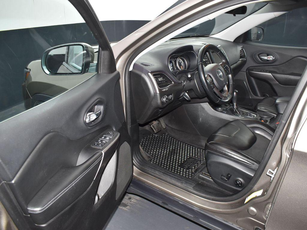 used 2019 Jeep Cherokee car, priced at $14,226