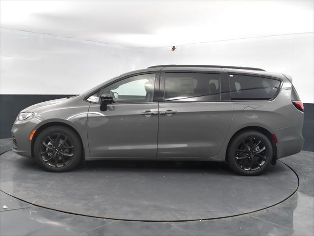 new 2024 Chrysler Pacifica car, priced at $48,926