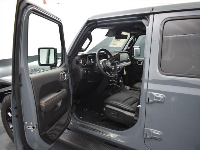 new 2025 Jeep Gladiator car, priced at $52,712