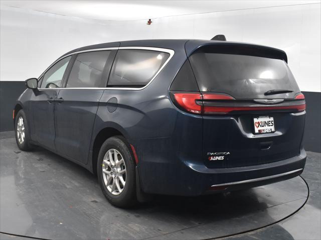 new 2025 Chrysler Pacifica car, priced at $40,727