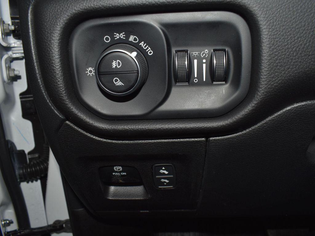 new 2025 Ram 1500 car, priced at $60,252