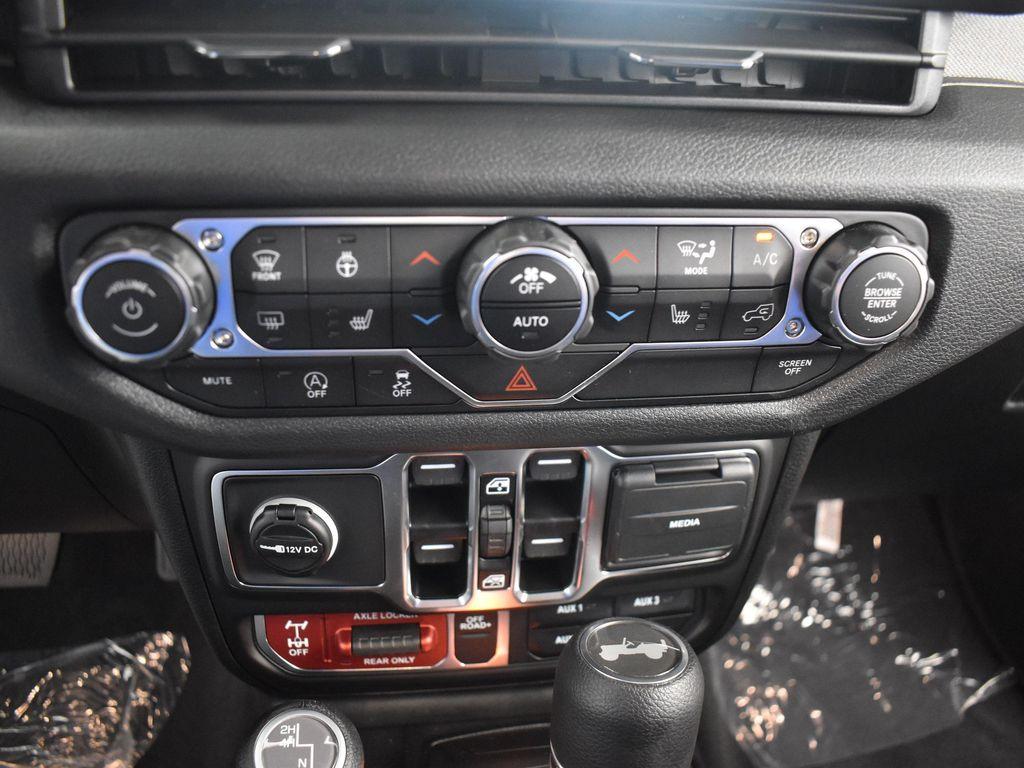 new 2025 Jeep Wrangler car, priced at $52,899