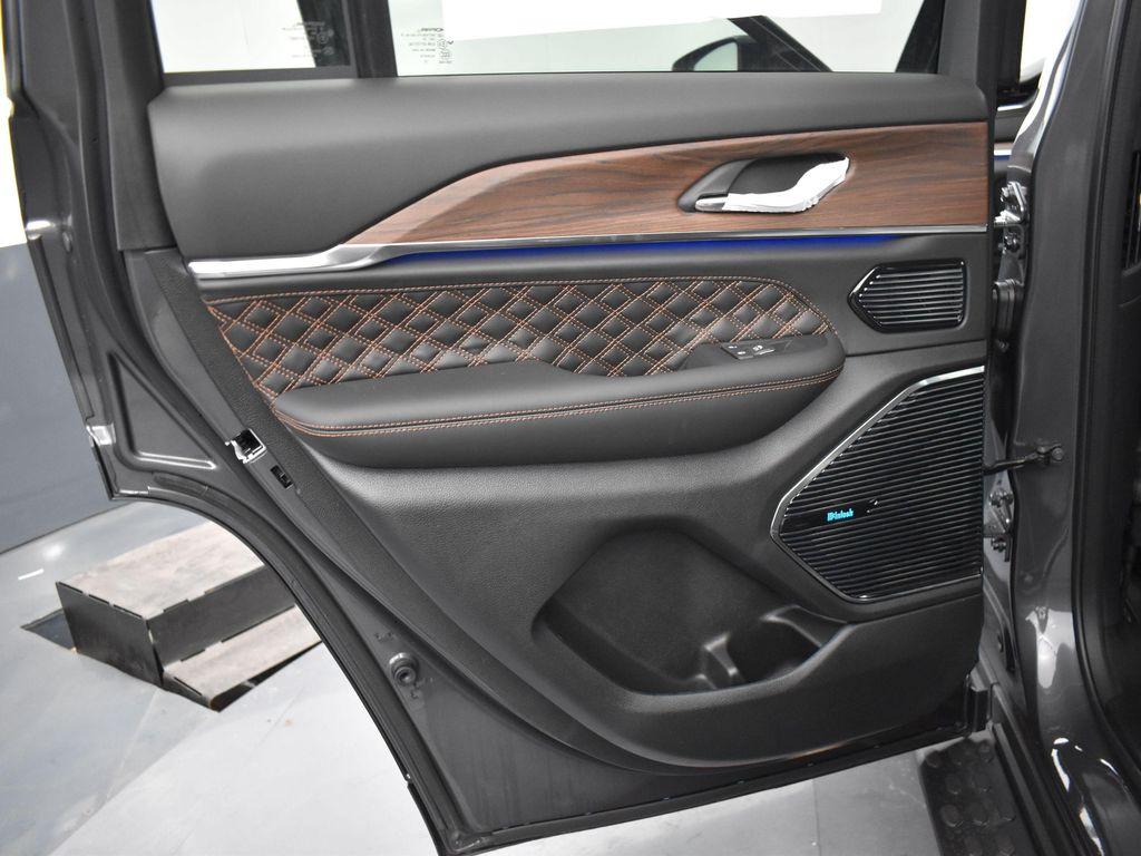 new 2025 Jeep Grand Cherokee car, priced at $61,341