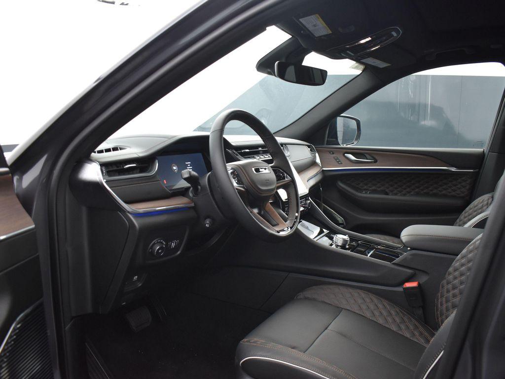 new 2025 Jeep Grand Cherokee car, priced at $61,341