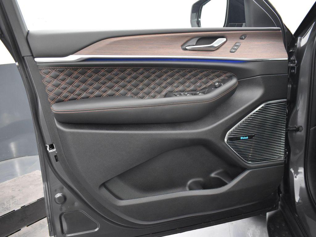 new 2025 Jeep Grand Cherokee car, priced at $61,341