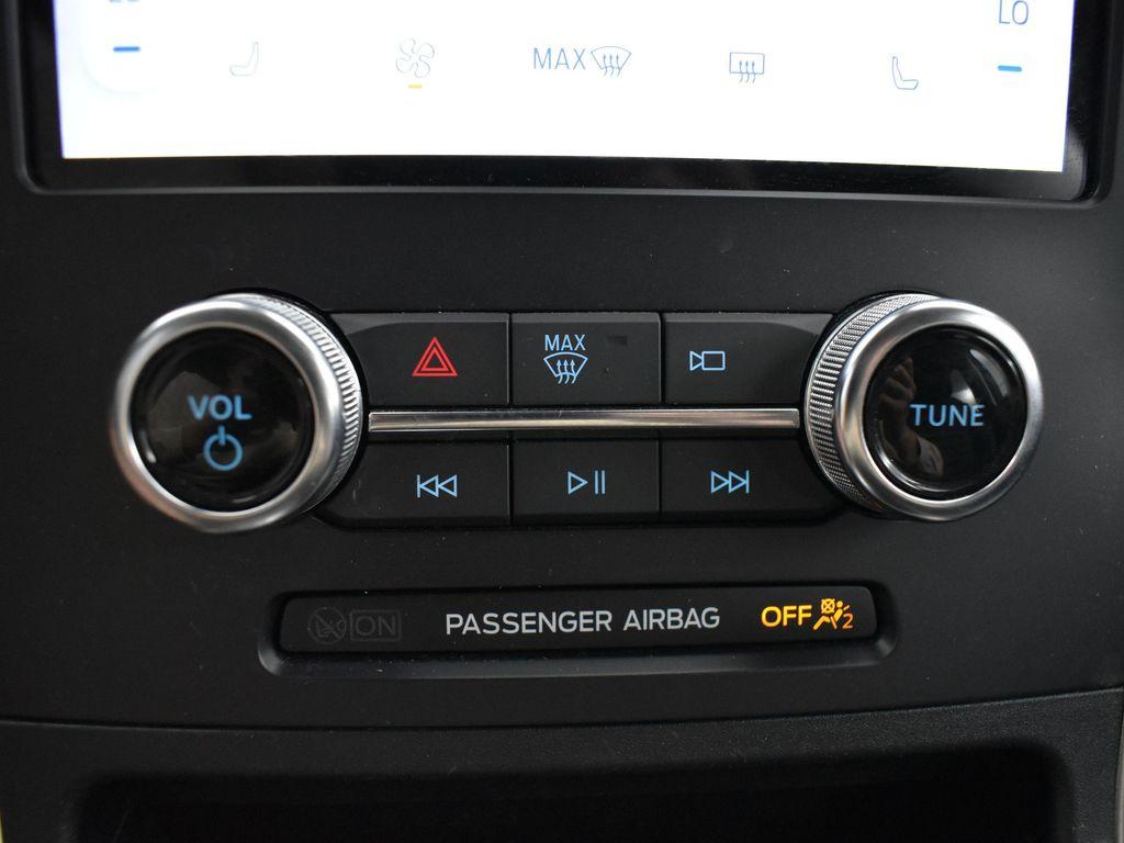 used 2024 Ford Edge car, priced at $24,385