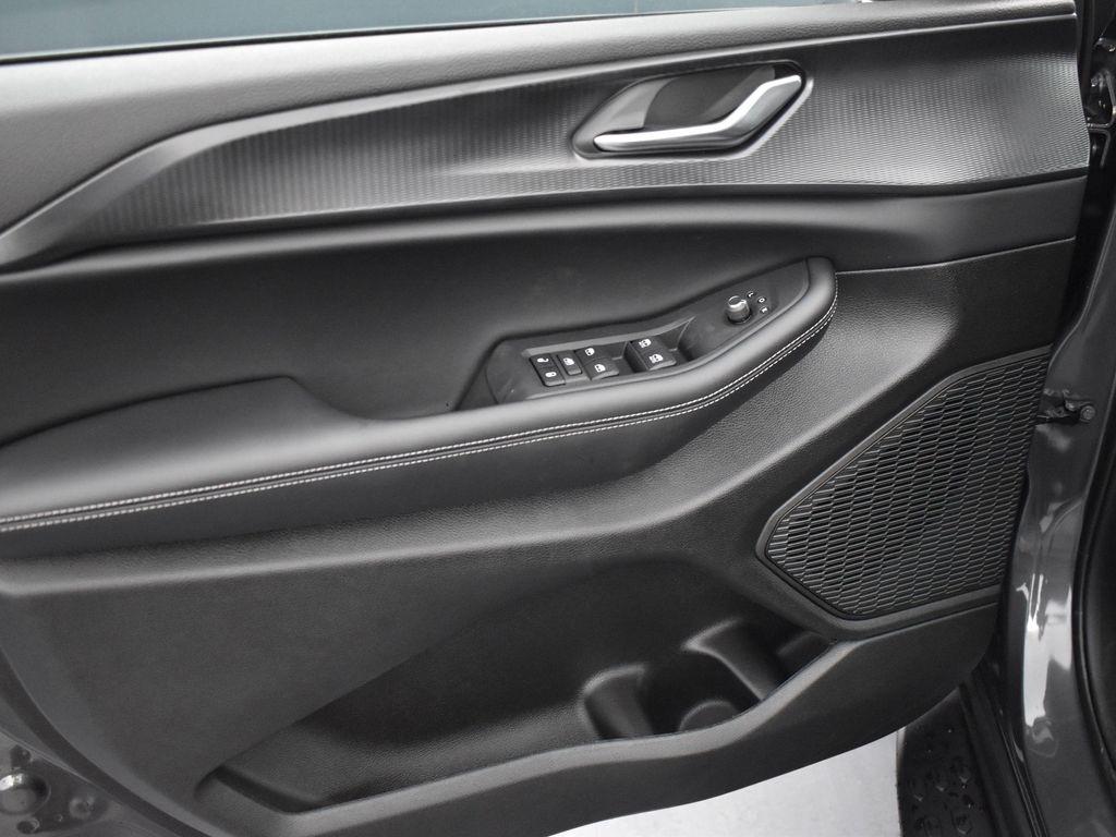 new 2025 Jeep Grand Cherokee L car, priced at $44,674
